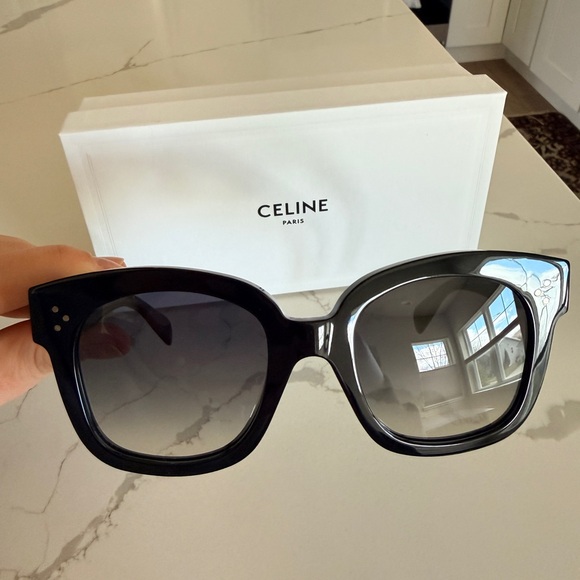 Celine Black CL4002UN Sunglasses with Case and Box - Picture 14 of 14